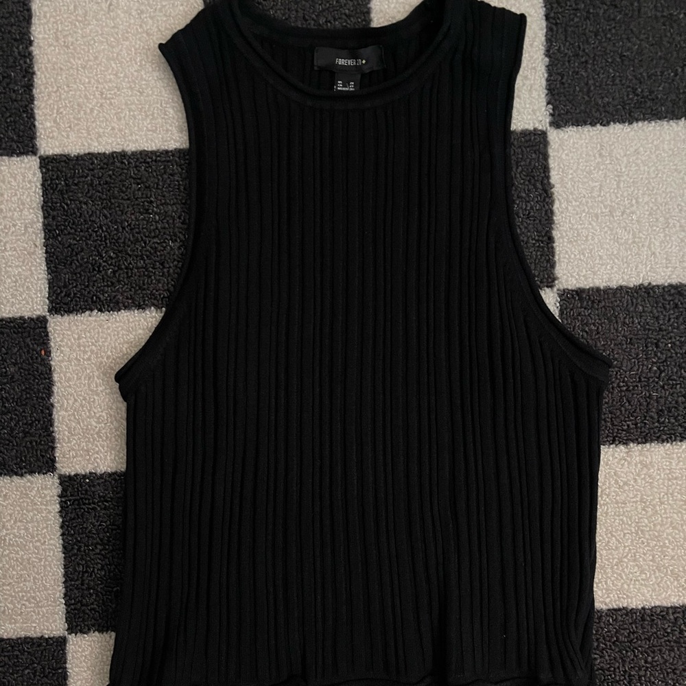 Black tank top with ridges